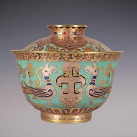 An Exquisite Enamel Green Ground Bowl