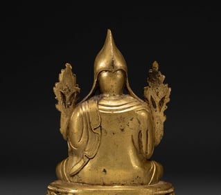 An Exquisite Gilt Bronze Statue of Tsongkhapa