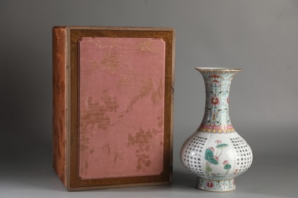 An Exquisite Famille-Rose Bats and Peach Pattern Lotus Pattern Flower Pattern with poem Vase