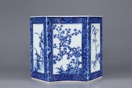 An Exquisite Blue and White Plum Blossom,Orchid,Bamboo and Chrysanthemum Pattern Brush Pot