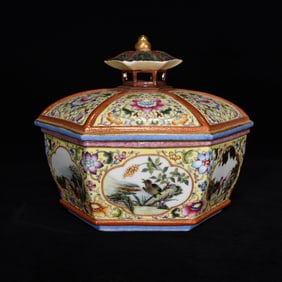 An Exquisite Enamel Character and Story Pattern with Cover Jar