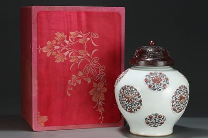 A Huge Underglaze-Red Flower Pattern Jar with Cover