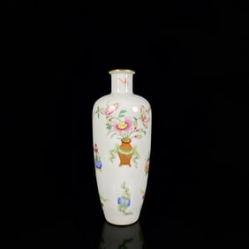 An Exquisite Famille-Rose Flower Pattern Vase, With Poem