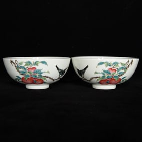 A Pair of Exquisite Enamel Flower and Bird Pattern Bowls,With Poem