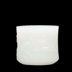 An Exquisite White Jade Goose Pattern Ring