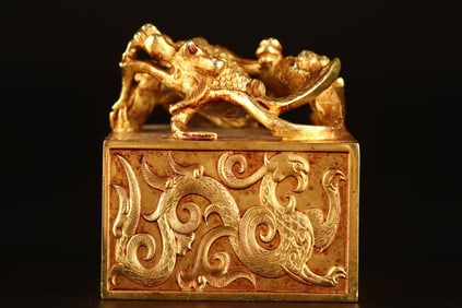 A Fine Gilt Bronze Dragon Pattern Seal