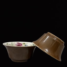 A Pair of Exquisite Flower and Fruit Pattern Cups