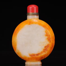 An Exquisite White Jade Landscape and Figure Pattern Snuff Bottle