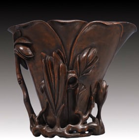 An Exquisite Eaglewood Flower Pattern Cup