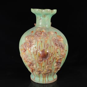 An Exquisite Tang Tri-Color Glazed Pottery Dragon Pattern Vase