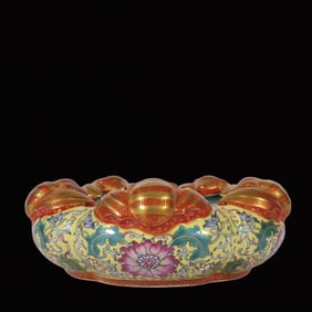 An Exquisite Enamel Painted Gold Lotus Pattern Brush Washer