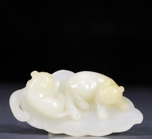 An Exquisite White Jade Cat Pendant