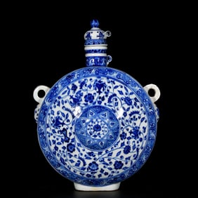 A Rare Blue and White Flower Pattern Vase