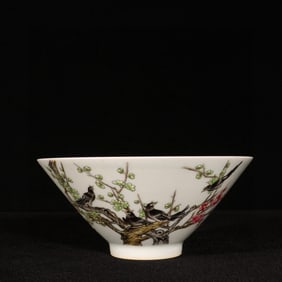 An Exquisite Enamel Flower and Bird Pattern Bowl