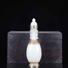 An Exquisite White Jade Cover with Gold Double-Ears Bottle