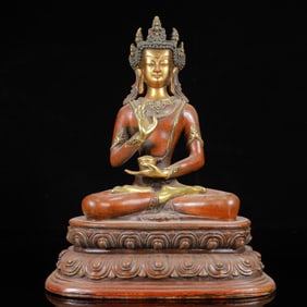 A Solemn Gilt Bronze Statue of Avalokitesvara