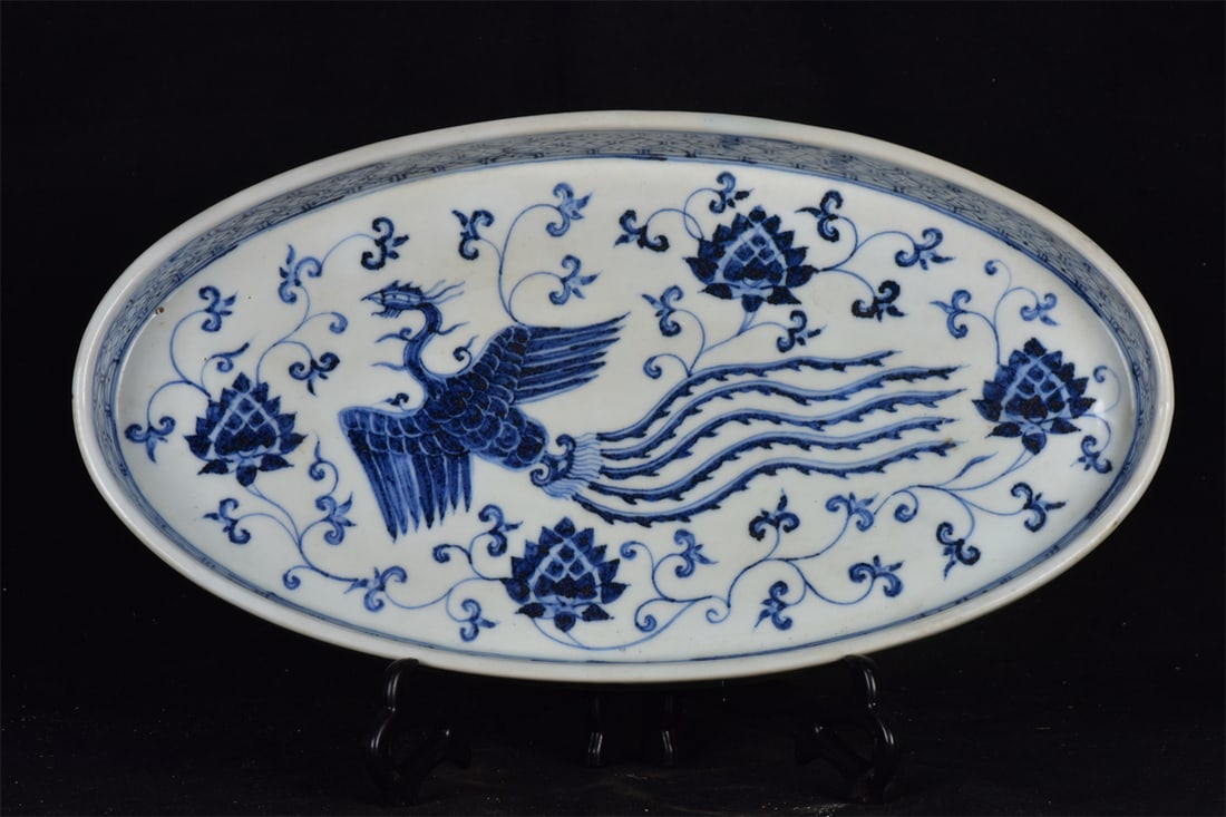 An Exquisite Blue and White Phoenix Pattern Brush Washer (1 of 9)