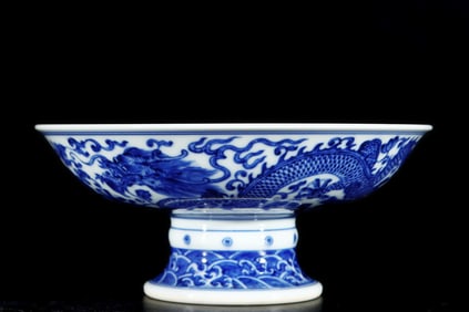 An Exquisite Blue and White Lotus and Dragon Pattern Stem Plate