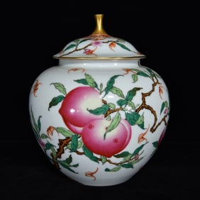 An Exquisite Enamel Bats and Peach Pattern with Cover Jar