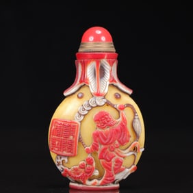 An Exquisite Glass Figure Pattern Snuff Bottle