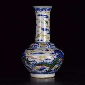 An Exquisite Blue and White Jiacai Auspicious Cloud and Dragon Pattern Vase