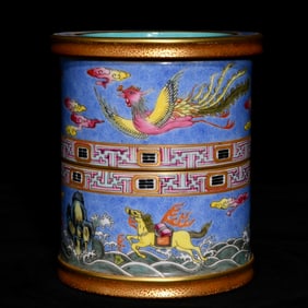 An Exquisite Enamel Horse and Phoenix Pattern Brush Pot