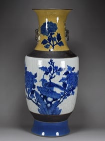 A Huge Ge yao Blue and White Flower and Bird Pattern Vase