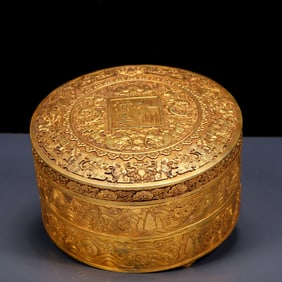 An Exquisite Gilt Bronze Bats and Peach Pattern Box