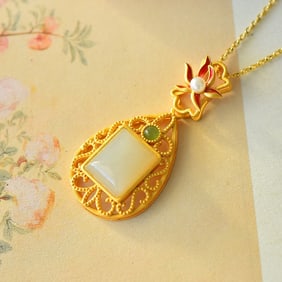 An Exquisite Sterling Silver Inlaid White Jade Necklace