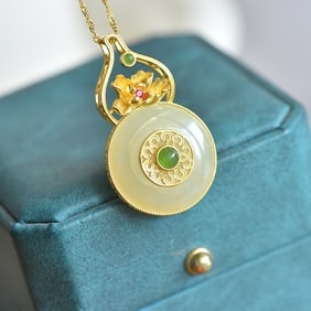 An Exquisite Sterling Silver-Gold Plated Inlaid White Jade Necklace