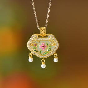 An Exquisite Sterling Silver Inlaid White Jade Flower Pattern Necklace