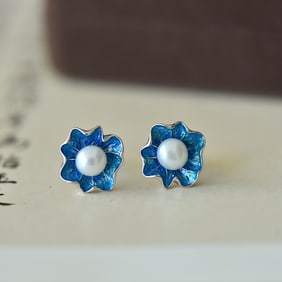 A Pair of Exquisite Sterling Silver Inlaid Pearl Enamel Earrings