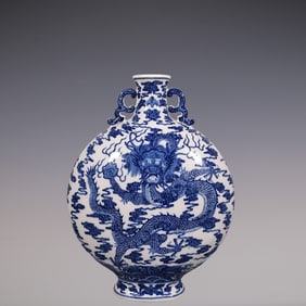 An Exquisite Blue and White Seawater Pattern Dragon Pattern Double-Ears Vase