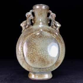 An Exquisite Guan yao Double-Ears Vase