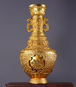 An Exquisite Gilt Bronze Lotus Pattern Flower Pattern Double-Ears Vase