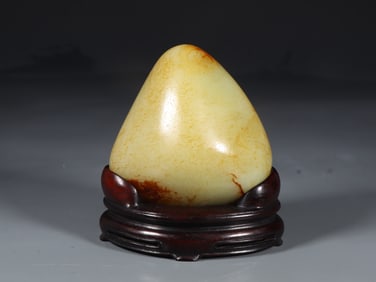 An Exquisite White Jade Ornament