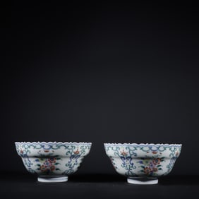 A Pair of Exquisite Doucai Flower Pattern Lotus Pattern Bowl