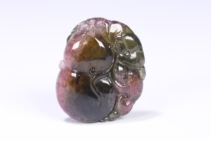 An Exquisite Tourmaline Bats Pattern Ornament