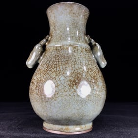 An Exquisite Guan yao Double-Ears Vase