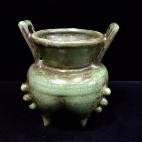 An Exquisite Ru yao Double-Ears and Tripod Censer