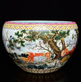 An Exquisite Famille-Rose Painted Gold Buffalo Pattern Vat