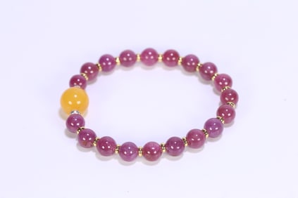 An Exquisite Amber Bracelets