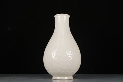A Exquisite Ding yao Flower Pattern Vase