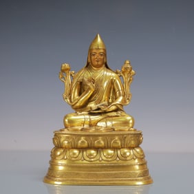 A Exquisite Gilt Bronze Statue of Tsongkhapa