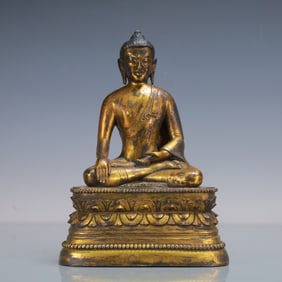A Exquisite Gilt Bronze Statue of Sakyamuni
