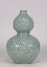 An Exquisite Celadon Glazed Dragon Pattern Gourd-Shaped Vase
