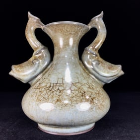 An Exquisite Guan yao Double-Ears Vase
