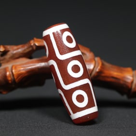 An Exquisite Agate Dzi Bead Pendant