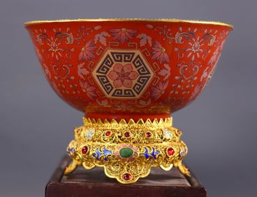 An Exquisite Enamel Inlaid Gilt Bronze Lotus Pattern Bowl