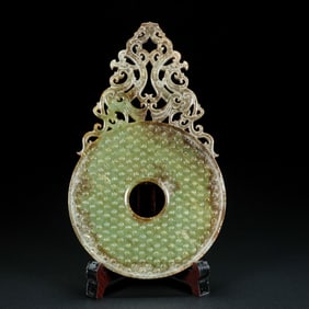 An Exquisite White Jade Dragon Pattern Ornament